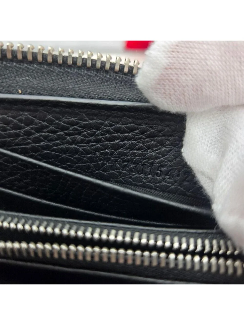 Gucci color black